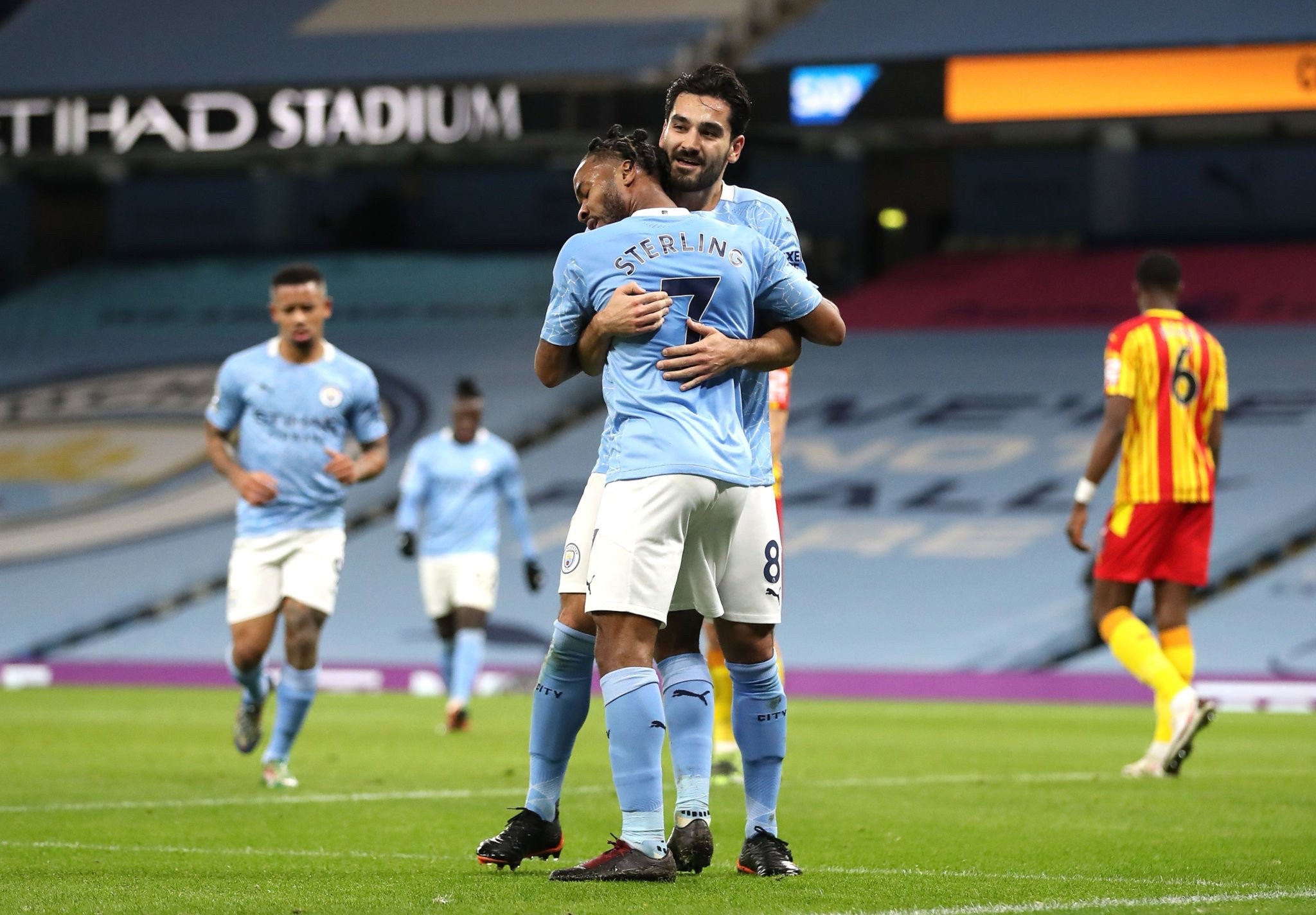 于竞技层面 于竞技层面